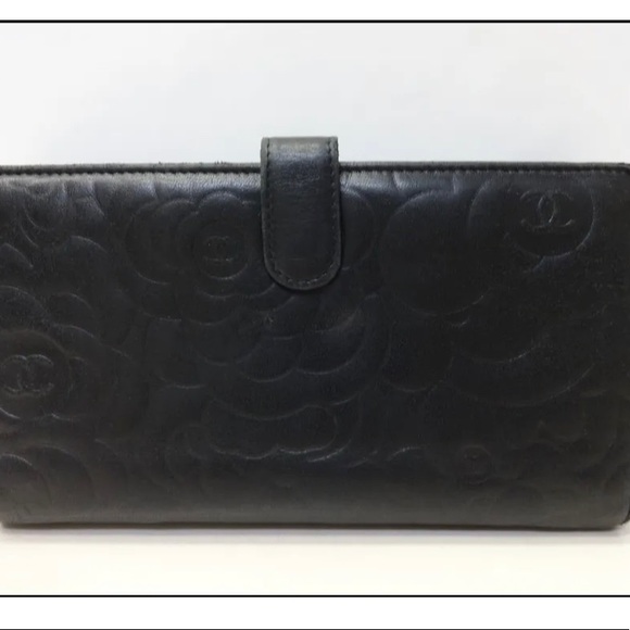 Chanel Camelia Long Wallet Authenticity Guaranteed - Picture 2 of 9